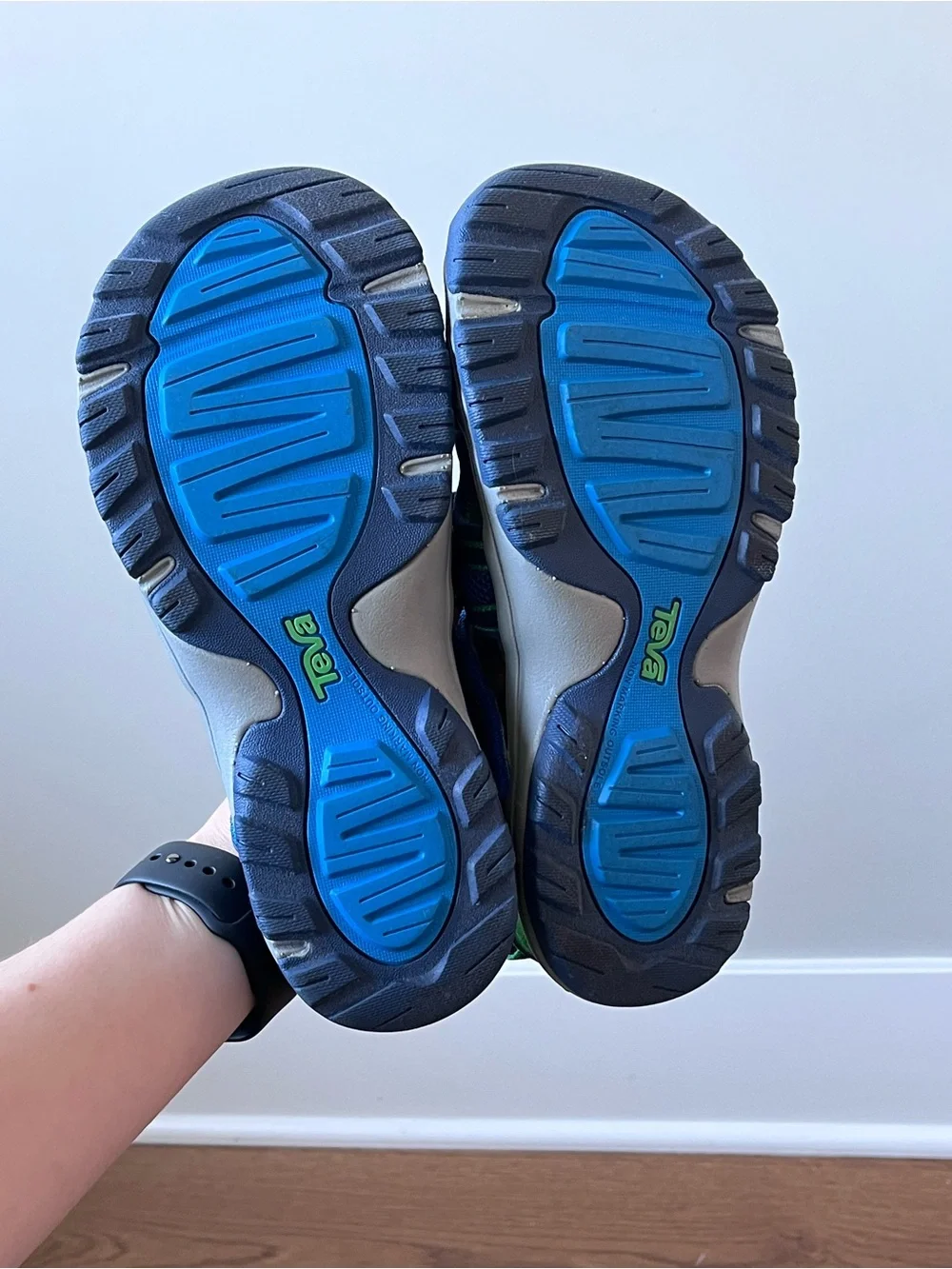 TEVA Boys Manatee Summer Outdoor Sandals Size 4 Blue Green Slip On Water Shoes